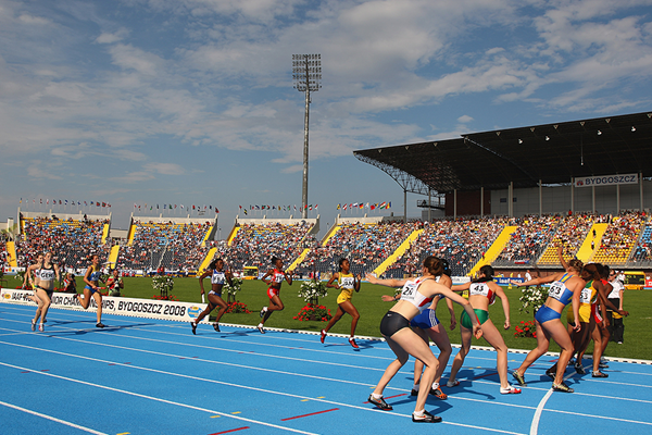The women's 4x400m relay at the IAAF World Junior Championships Bydgoszcz 2008 (Getty Images)