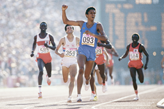 Joaquim Cruz wins the 1984 Olympic 800m title (Getty Images)