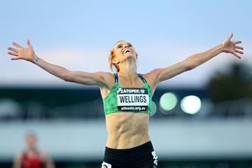 Eloise Wellings winning the 2015 Zatopek:10 (Getty Images)