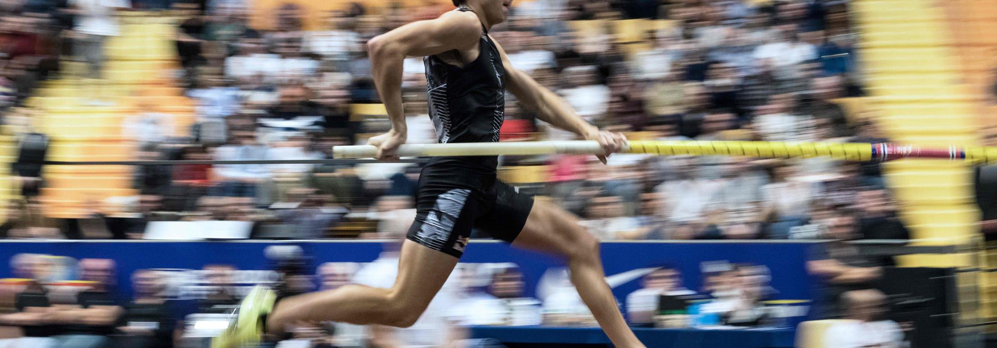 Indoor Round Up Duplantis Scales 6 01m In Clermont Ferrand
