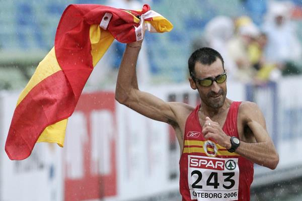 Jesus Angel Garcia wins the 2006 European 50km race walk silver medal (AFP / Getty Images)