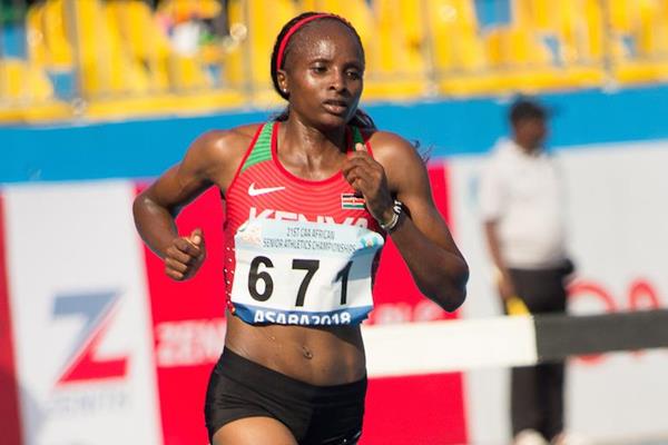 Hellen Obiri en route to her 5000m African title in Asaba (Bob Ramsak)