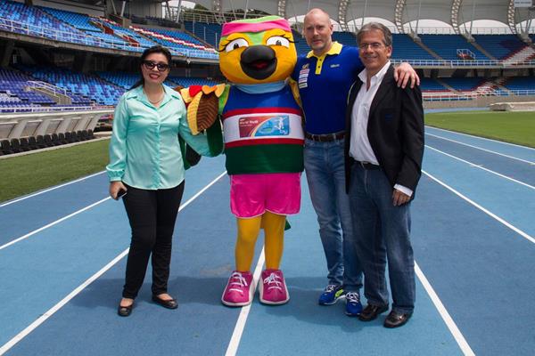 Members of the Cali 2015 local organising committee with 'Tangarita', the official mascot, and Swedish delegate Jonas Ansehelm (Cali 2015 LOC)