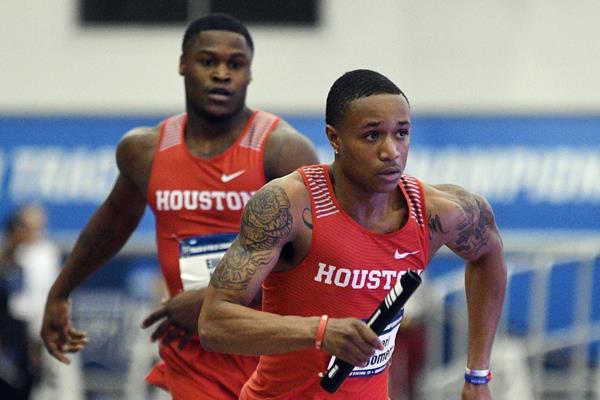 Kahmari Montgomery of the University of Houston in action in the 4x400m (UH)