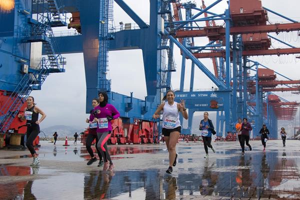 Runners at the 2019 Women's 10km race in Beirut Port (Christel Saneh)