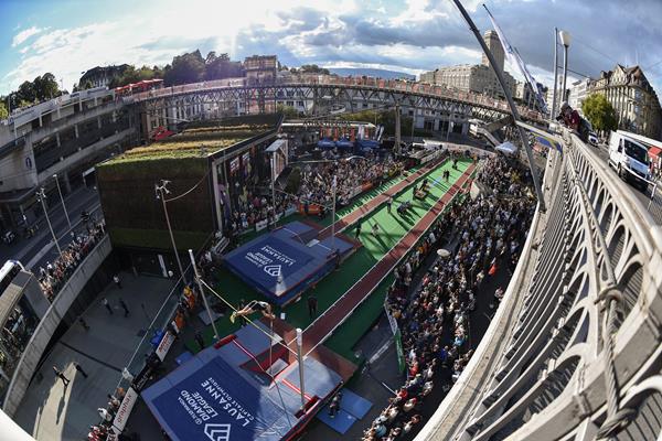 The exhibition city centre pole vault competition at Lausanne’s Place de l’Europe (AFP / Getty Images)