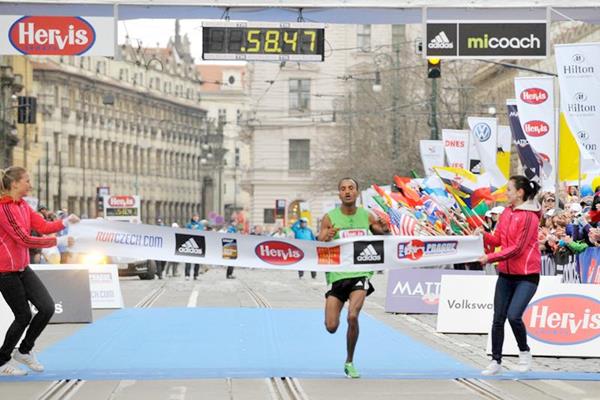 Atsedu Tsegay wins the 2012 Hervis Prague Half Marathon (Organisers)