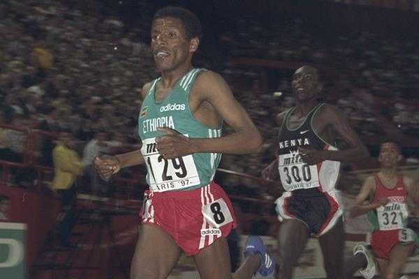Haile Gebresilasie in the 3000m at the IAAF World Indoor Championships in Paris (Getty Images)