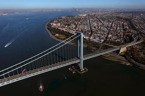 Runners on the Verrazano-Narrows Bridge during the 2011 New York City Marathon (Getty Images)