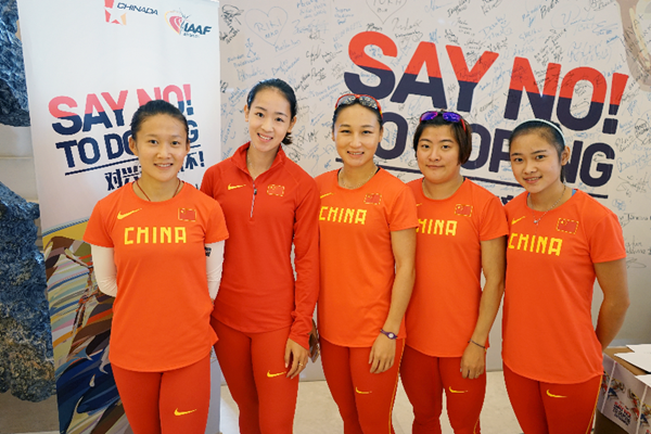 Chinese athletes visit the IAAF outreach programme in Beijing (IAAF)
