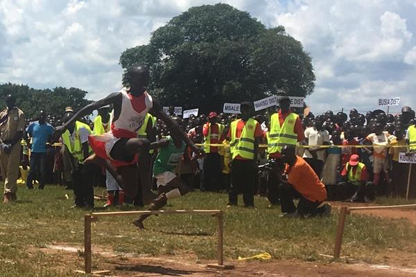 Children participating in the Athletics for Development project launch in Apac, Uganda (GĂĽnter Lange )