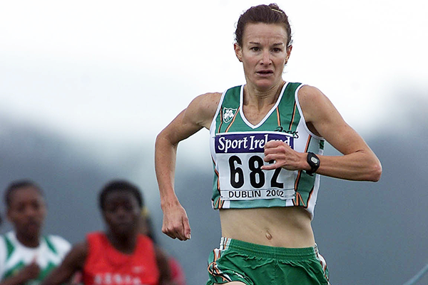 Sonia O'Sullivan in action at the 2002 IAAF World Cross Country Championships (Getty Images)