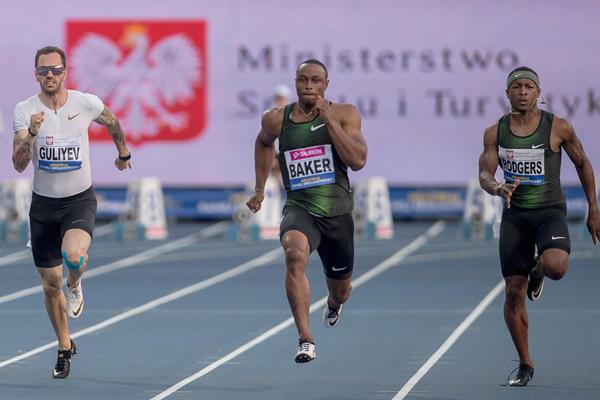 Ronnie Baker en route to his 9.87 win in Chorzow, Poland (Organisers)