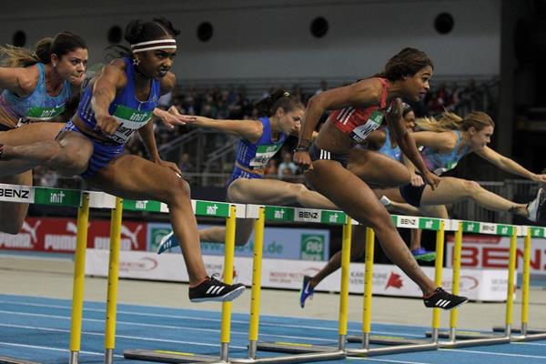 Sharika Nelvis winning the 60m hurdles in Karlsruhe (Jiro Mochizuki for the IAAF)