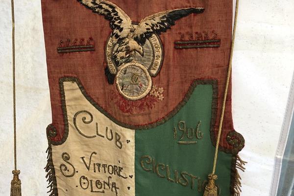 The original pennant of the Unione Sportiva San Vittore Olona which was founded in 1906. The club are the organisers of the Cinque Mulini XC (WA Heritage)