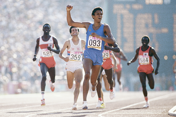 Joaquim Cruz wins the 1984 Olympic 800m title (Getty Images)