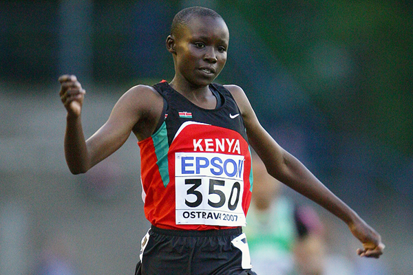 Mercy Cherono of Kenya wins the 3000m at the 2007 IAAF World Youth Championships in Ostrava (Getty Images)