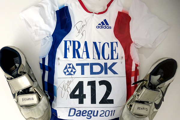 Renaud Lavillenie's signed kit from the IAAF World Championships Daegu 2011 (IAAF)