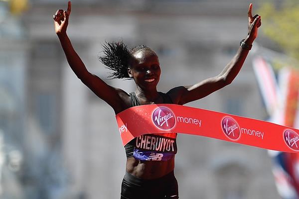 Vivian Cheruiyot wins the London Marathon (Getty Images)