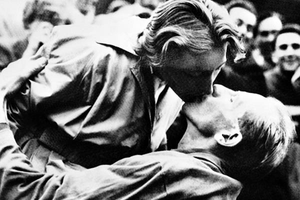 Dana Zatopkova and Emil Zatopek at the 1952 Olympic Games (AFP / Getty Images)