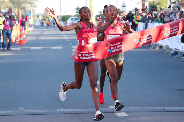 Senbere Teferi wins the Ras Al Khaimah Half Marathon (Victah Sailer / organisers)