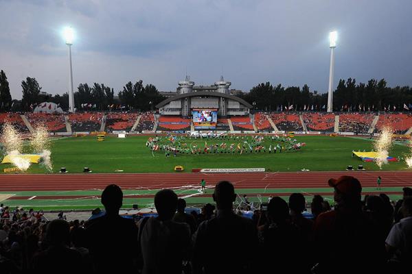 IAAF World Youth Championships hosts Donetsk hands the reigns over to 2015 hosts Cali (Getty Images)