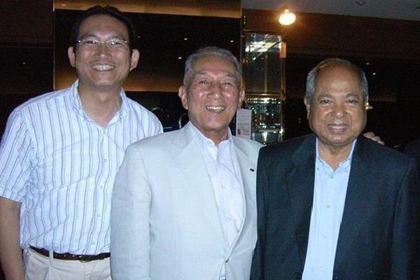 Yubi Inoue (centre) in 2011, at at the Reunion of 1991 IAAF World Championships LOC members in Tokyo (Yukio Seki)