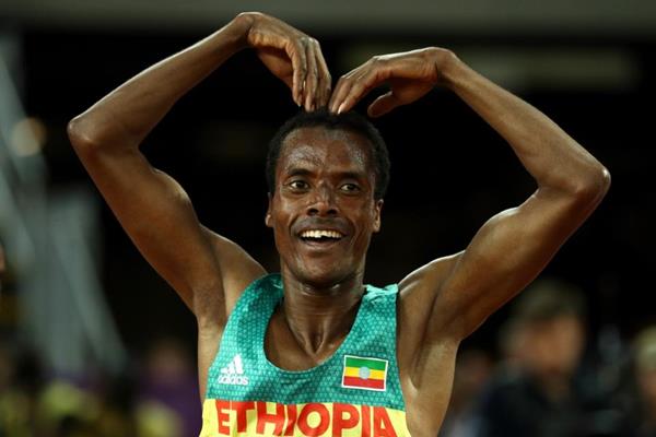 Muktar Edris after winning the 5000m at the IAAF World Championships London 2017 (Getty Images)