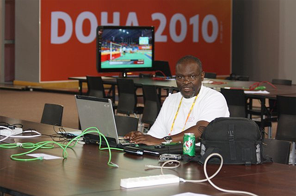 Mark Ouma ()