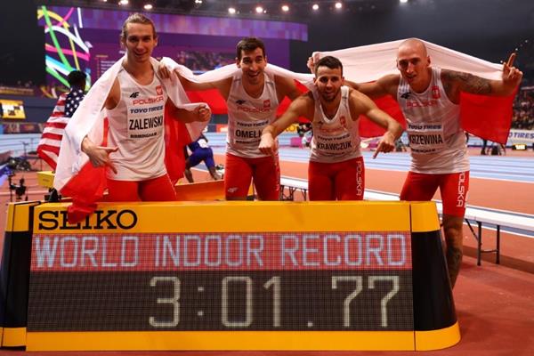 Poland with their 4x400m world record figures at the IAAF World Indoor Championships Birmingham 2018 (Getty Images)