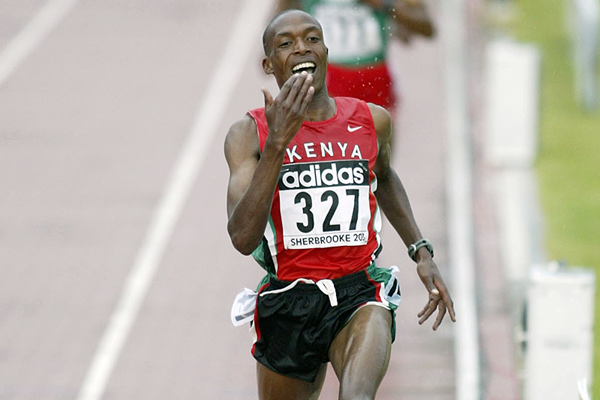 Augustine Choge of Kenya wins the 3000m at the 2003 IAAF World Youth Championships in Sherbrooke (Getty Images)