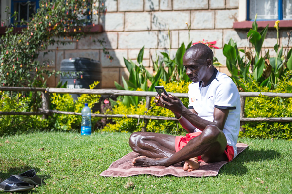 Eliud Kipchoge in Kenya (Dan Vernon)
