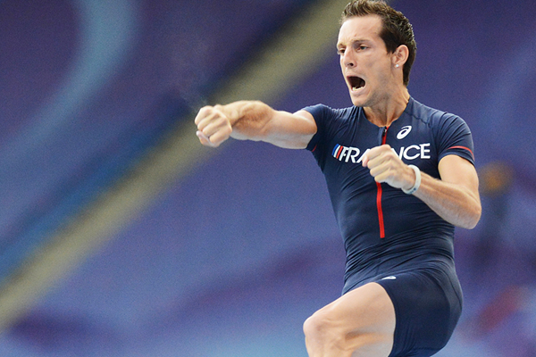 Renaud Lavillenie in the pole vault at the IAAF World Championships (Getty Images)