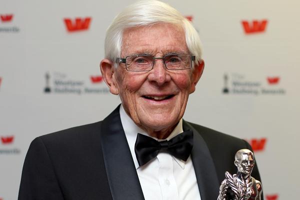 Arthur Eustace with Lion Foundation Lifetime Achievement Award (Getty Images)