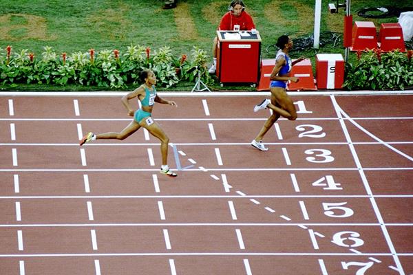 Marie-Jose Perec and Cathy Freeman in the 1996 Olympic 400m final (Getty Images)