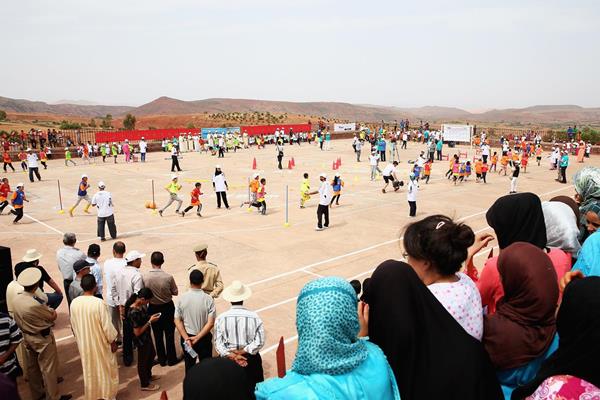Douar Ait Iktel villagers supporting the IAAF / Nestlé Kids’ Athletics event on 14 September 2014 (Getty Images)