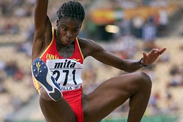 Niurka Montalvo in action at the 1999 World Championships (AFP / Getty Images)