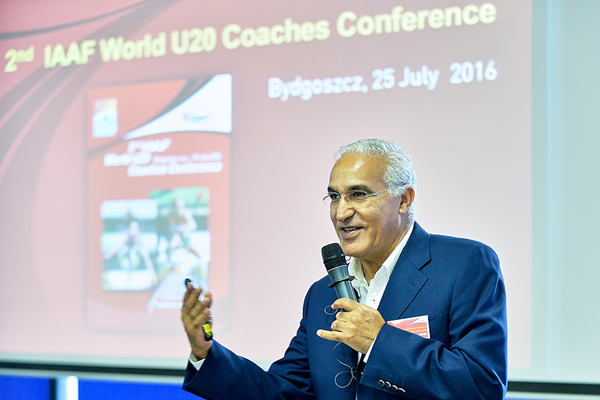Malek El-Hebil at the 2nd IAAF World U20 Coaches Conference in Bydgoszcz (Getty Images)