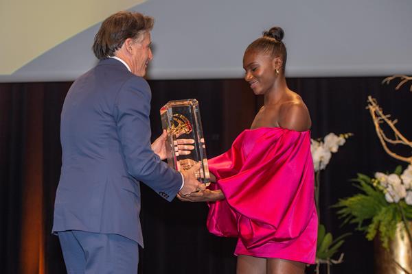 IAAF President Sebastian Coe presents the Female European Athlete of the Year award to Dina Asher-Smith (European Athletics via Getty Images)