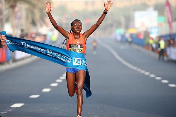 Ruth Chepngetich wins the Dubai Marathon (Giancarlo Colombo / organisers)