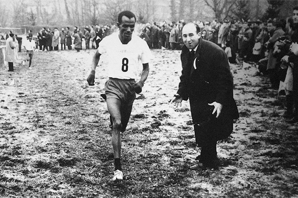 Mamo Wolde in action at the Cross Internacional Juan Muguerza in Elgoibar (Fundación ANOC)