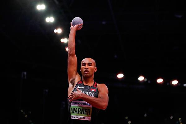Damian Warner in the heptathlon shot put at the IAAF World Indoor Championships Birmingham 2018 (AFP / Getty Images)