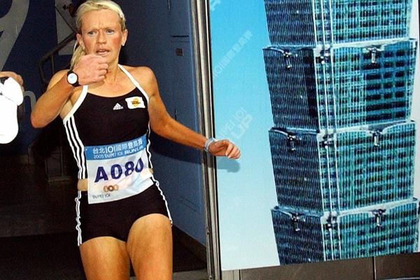 Melissa Moon at the 2005 Taipei 101 Run-up (Getty Images)