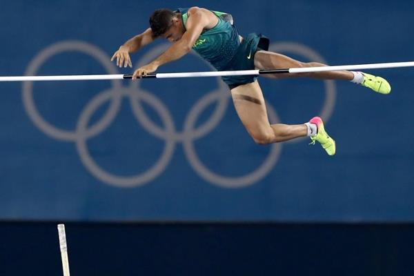 Thiago Braz da Silva in the pole vault at the Rio 2016 Olympic Games (Getty Images)