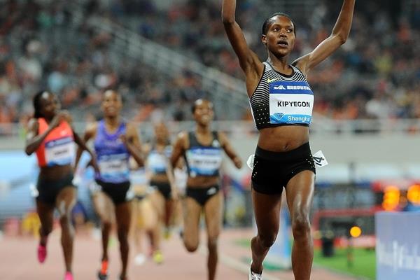 Faith Kipyegon en route to a Kenyan 1500m record in Shanghai (Errol Anderson)