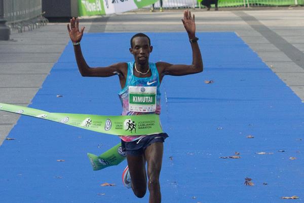 Marius Kimutai winning the 2017 Ljubljana Marathon (Bob Ramsak)