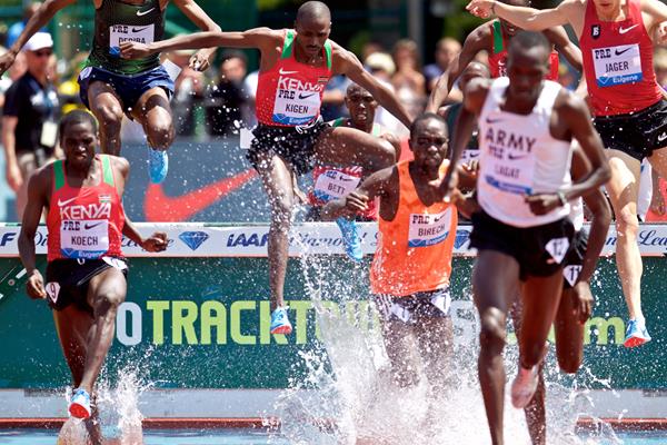 Benjamin Kigen (centre), the eventual winner of the steeplechase at the IAAF Diamond League meeting in Eugene (Getty Images)
