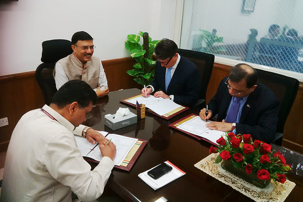 IAAF President Seb Coe signs an expression of intent with the Sports Authority of India for the establishment of a national centre of excellence for athletics (AFI)