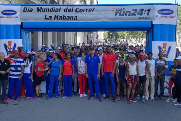 Cuban sporting royalty in Havana ahead of the city's Run 24-1 event (organisers)
