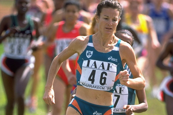 Sonia O'Sullivan in action at the 1998 IAAF World Cross Country Championships (Getty Images)